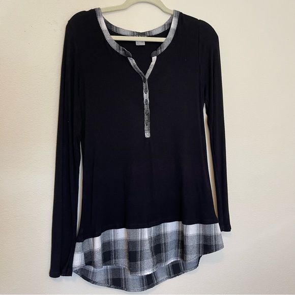 VENUS Ribbed Henley Top - Picture 2 of 9